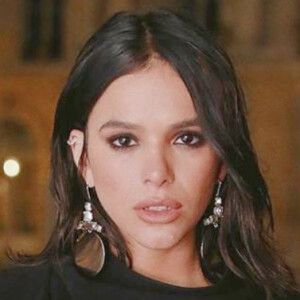 Bruna Marquezine indicou negativo em teste para coronavírus. Atriz se submeteu a dois exames e ambos deram o mesmo resultado