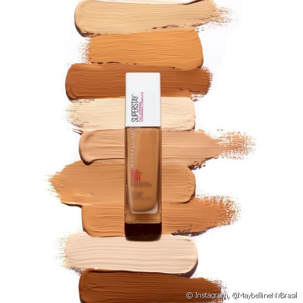 A base Super Stay Full Coverage, de Maybelline NY, possui 16 opções de tons