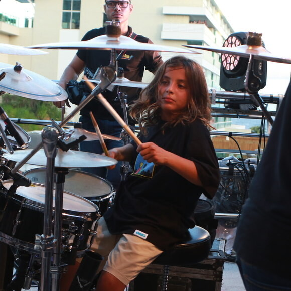 Filho mais velho de Ivete Sangalo, Marcelo improvisou dança com a mãe