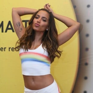 Anitta já homenageou Mariah Carey com look de bloco de Carnaval inspirado em clipe da estrela internacional