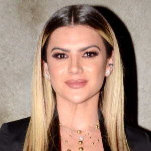 Mirella Santos postou foto sem maquiagem e beleza chamou atenção na web