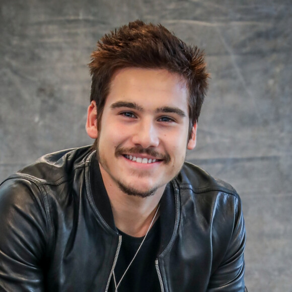 Nicolas Prattes ganhou declaração da namorada, Bruna Blaschek: 'Mas é tão meu amor'