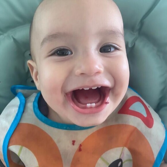 Camilla Camargo está passando a quarentena com o filho, Joaquim, de 8 meses e o marido