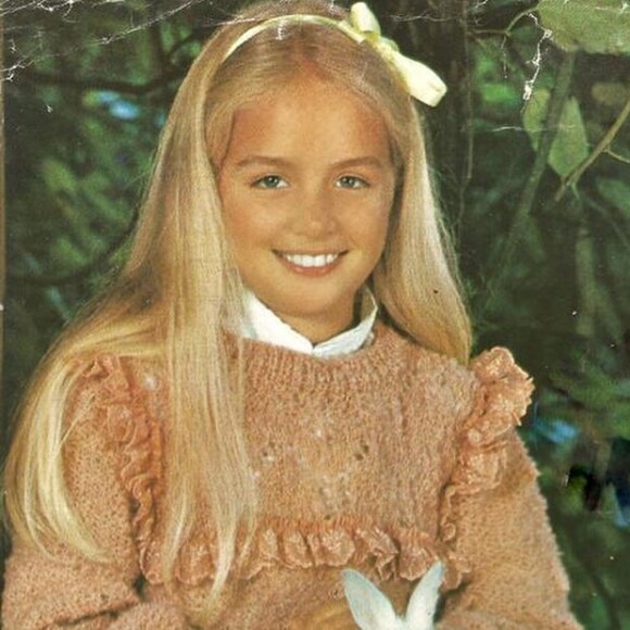 Angélica publicou foto da infância e sorriso chamou atenção de internautas