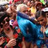 Anitta e Gabriel David surgem juntos se divertindo em seu trio no Carnaval