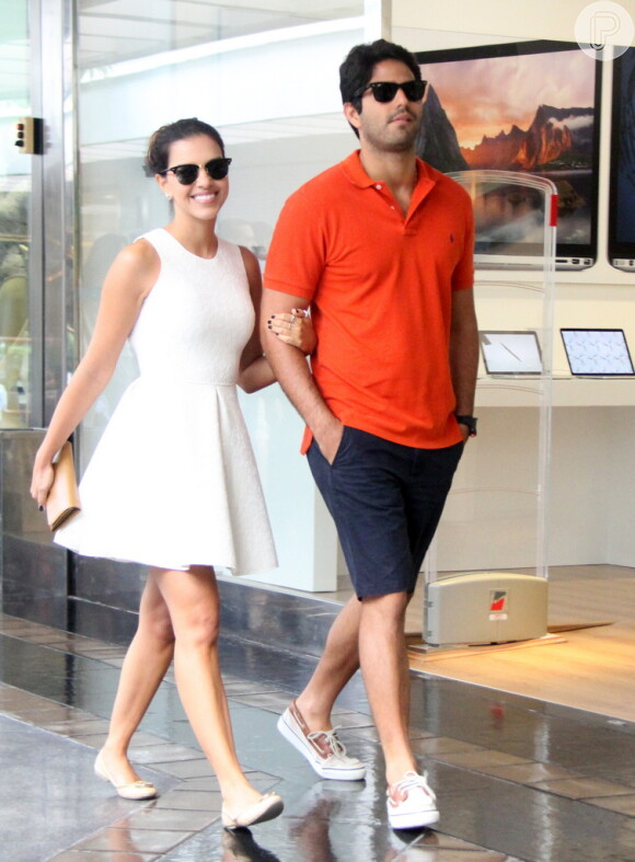 Mariana Rios passeia em shopping ao lado do namorado, o advogado Patrick Bulus, no Rio de Janeiro, em 26 de outubro de 2014
