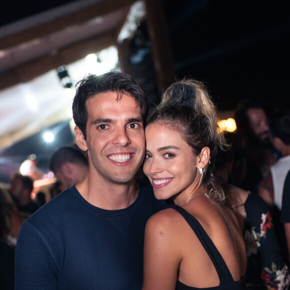 Mulher de Kaká, Carol Dias faz foto de lingerie na gravidez gravidez em foto de lingerie