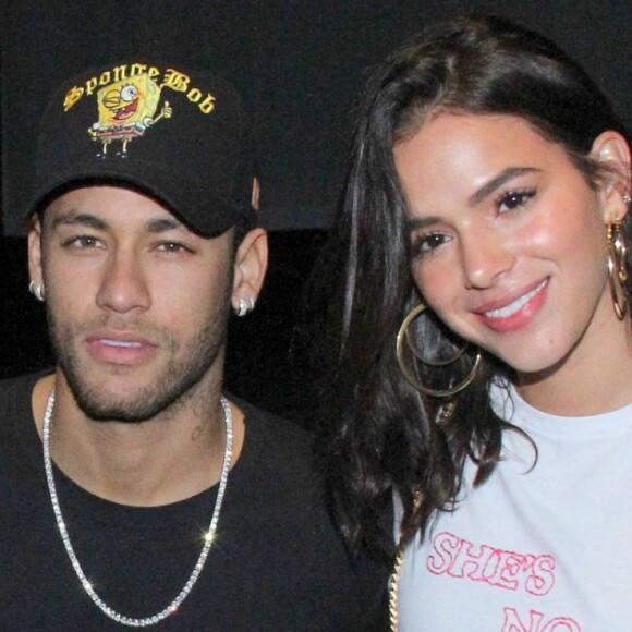 Internauta cutucou Bruna Marquezine ao falar que ela é ex-namorada de Neymar