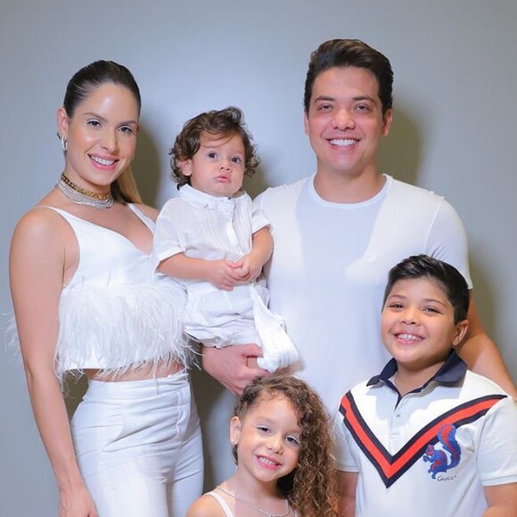 Wesley Safadão é maridod e Thyane Dantas e pai de três filhos