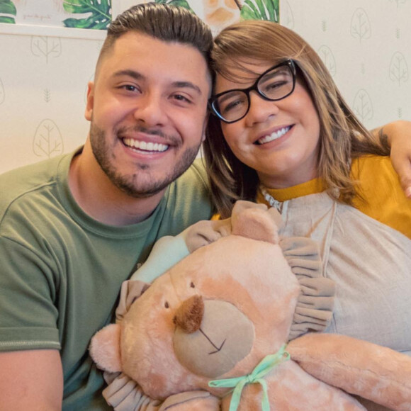 Marília Mendonça namora o cantor Murilo Huff, com quem tem um filho
