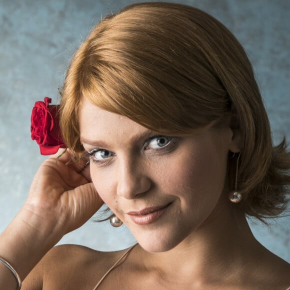 Isabella Santoni e a família obedeceram as regrasde isolamento ao comemorarem o aniversário da atriz