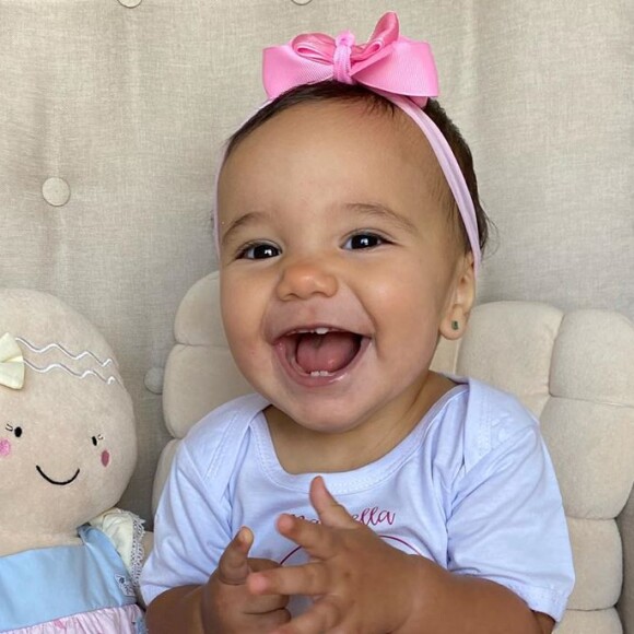 A filha caçula de Ticiane Pinheiro encanta os fãs da jornalista com sua fofura