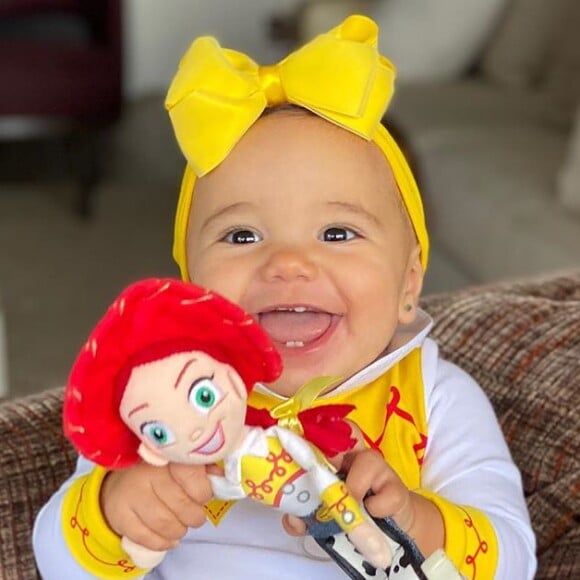 Ticiane Pinheiro já vestiu a filha mais nova, Manu, com look de personagem de animação