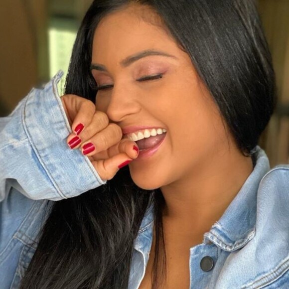 Mileide Mihaile faz festa para namorado, Neto Santos