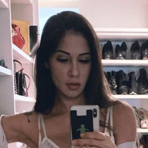 Mayra Cardi contou para os seguidores no Instagram que está há três dias sem dormir