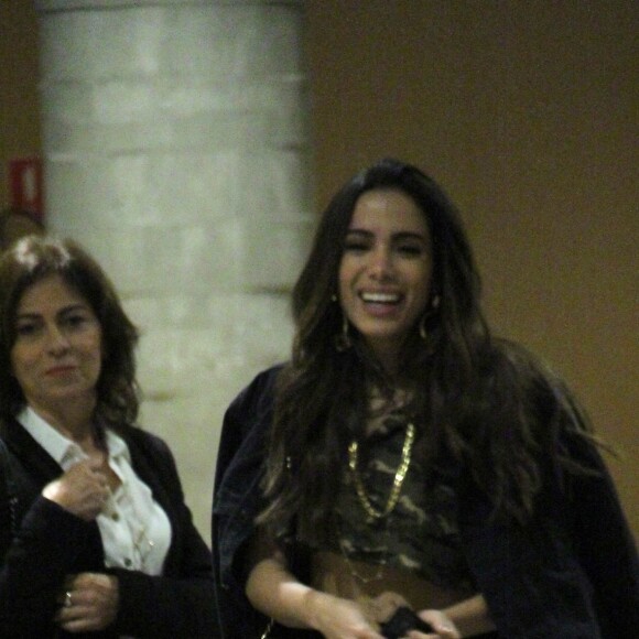 Anitta e a mãe, Miriam Macedo, estiveram no centro de um rumor nesta semana