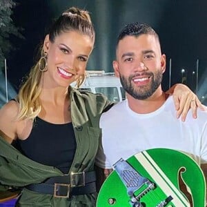 Gusttavo Lima reforçou vontade de aumentar a família ao beijar a mulher, Andressa Suita