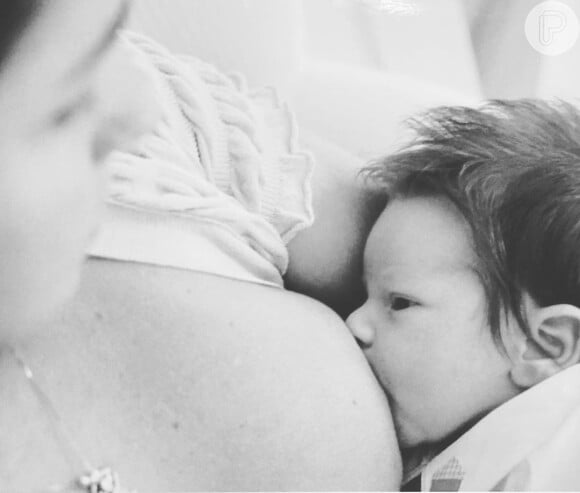 Giovanna Antonelli postou no Instagram fotos de Pietro recém-nascido em um álbum de família