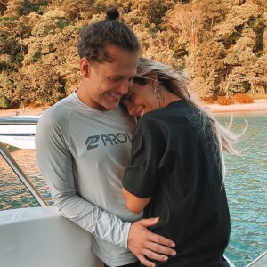 A influencer Gabi Brandt é casada com o cantor Saulo Poncio