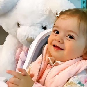 Thaeme Mariôto usou foto da filha para protestar pela morte do menino Miguel