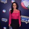 Carolina Ferraz substitui Thalita Oliveira no 'Domingo Espetacular' e ela passa a comandar o noticiário 'Fala Brasil' ao lado de Carla Cecato
