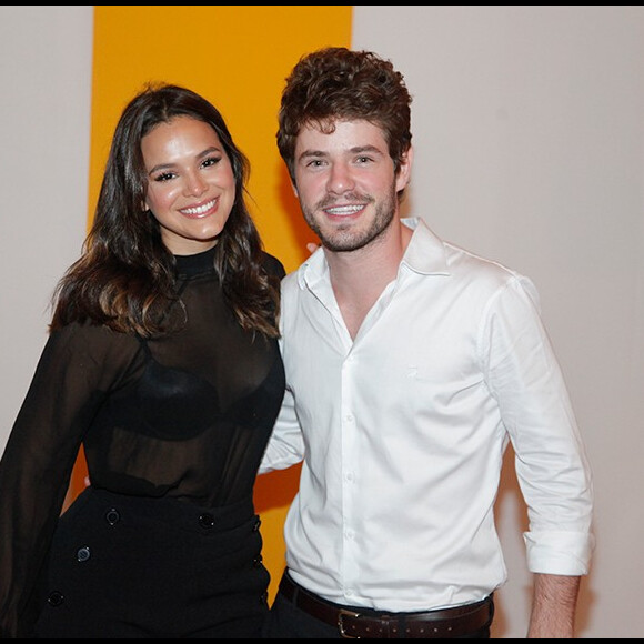 Bruna Marquezine relembrou frase de mãe de Maurício Destri para o 'Mais Você' em junho de 2015 e negou ter namorado ator