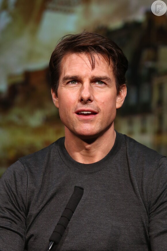 Tom Cruise estaria tendo um affair com a atriz Lindsay Lohan, segundo revista 'OK'