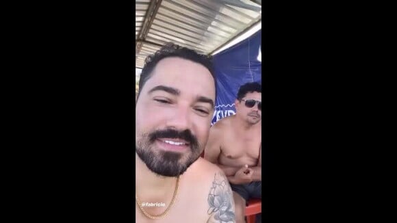 Vídeo: Fernando Zor conversa com Fabrício Marques, ex-namorado de Maraisa, durante passeio de barco