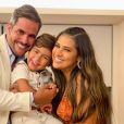 A cantora sertaneja Simone é casada com o empresário Kaká Diniz: os dois são pais de Henry, de 5 anos