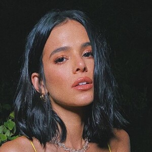 Bruna Marquezine conta paixão pela cozinha na quarentena: 'Eu não fico insegura não, eu pergunto pro Google '
