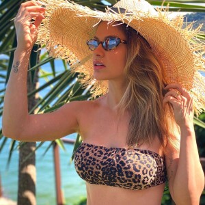 Andressa Suita usou um look todo em animal print