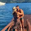 Andressa Suita e Gusttavo Lima trocaram beijos na beira do mar