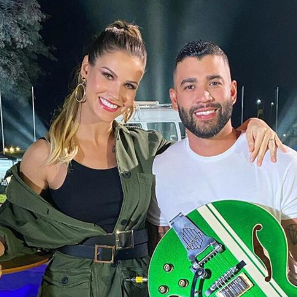 Gusttavo Lima ganha elogio de Andressa Suita ao ser flagrado limpando a casa