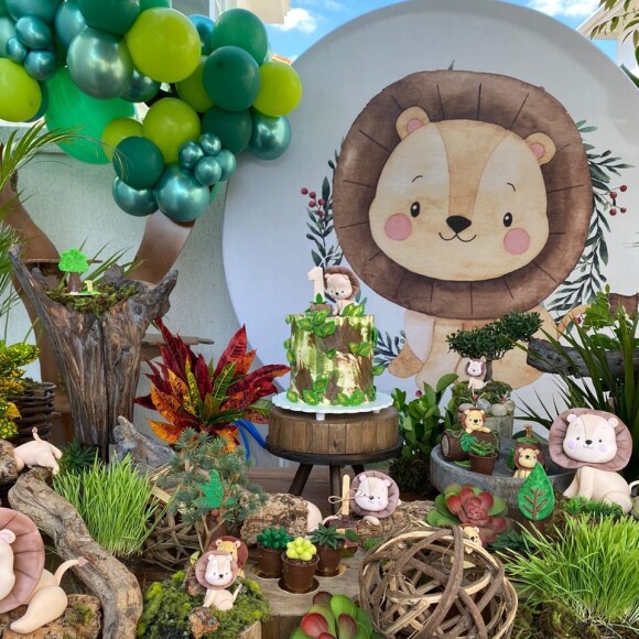 O tema da festa de 1 ano de Joaquim, filho de Camilla Camargo, foi Leão