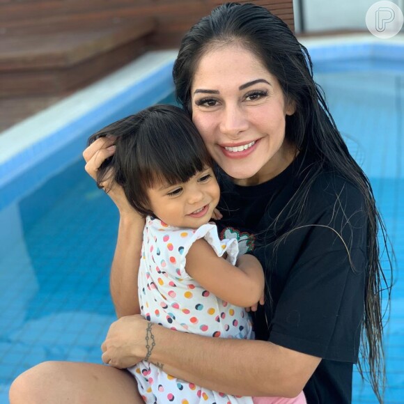 Mayra Cardi também comentou a relação da filha, Sophia, com o ator