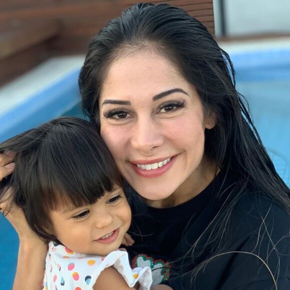 Mayra Cardi também comentou a relação da filha, Sophia, com o ator