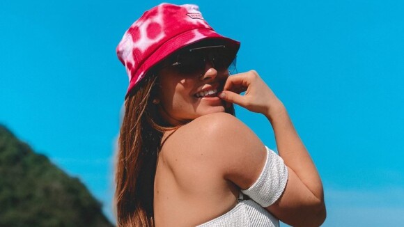 Larissa Manoela faz foto de biquíni e comemora marca no Instagram: '34 milhões'
