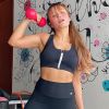 Larissa Manoela combina dieta com treinos para manter a forma