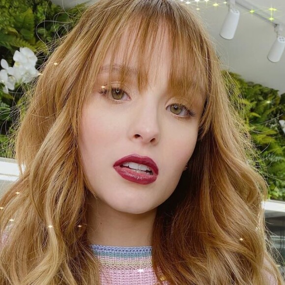 Larissa Manoela está com cabelo ultralongo com mega hair: 'Rapunzel'