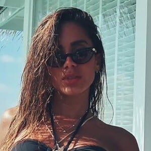 Anitta recebe crítica por escolha de look