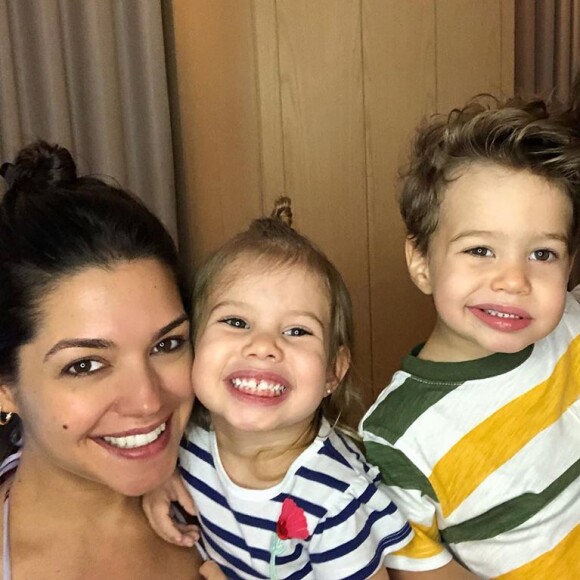 Thais Fersoza concilia as gravações com os cuidados com os filhos