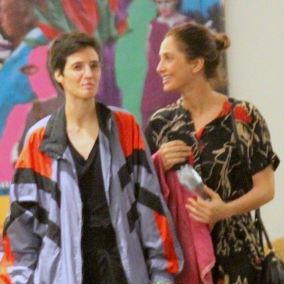 Camila Pitanga namora há um ano a artesã Beatriz Coelho