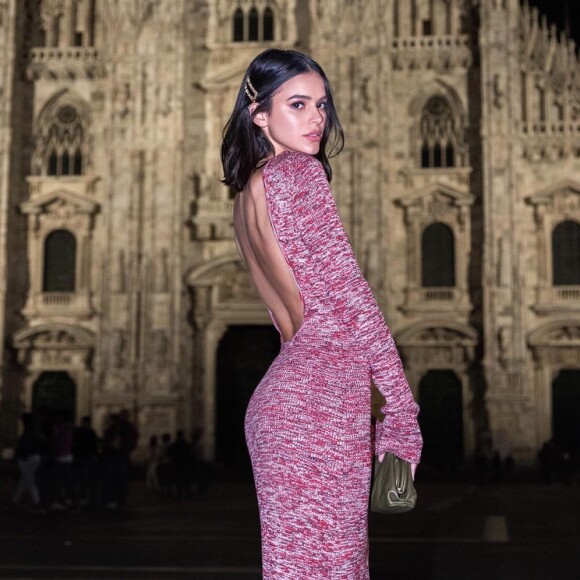 Bruna Marquezine interagiu com fã que pediu série da Netflix com ela