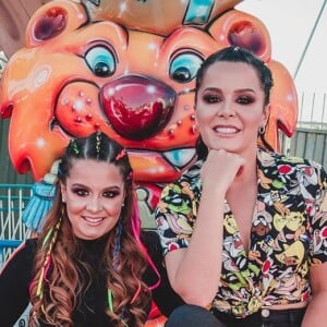 Maiara e Maraisa apostaram em looks divertidos para live deste sábado