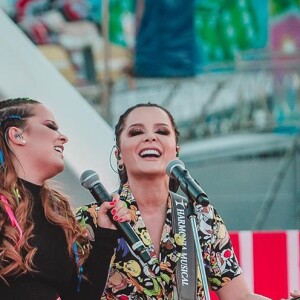 Maiara e Maraisa cantam sucessos em live