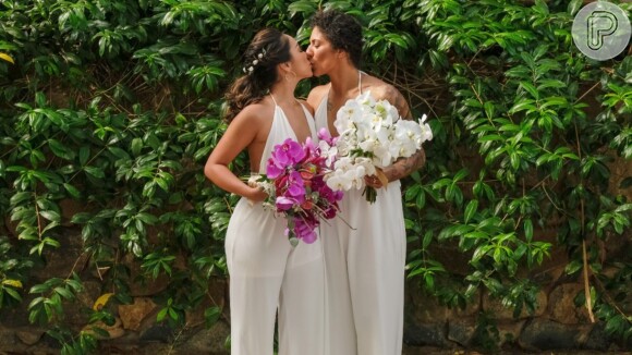 Cristiane Rozeira e a mulher,  Ana Paula Garcia, se casam em cerimônia particular e ao nascer do sol em São Paulo