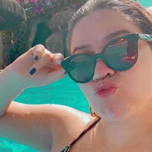 Marília Mendonça mostra que está com a boca maior em vídeo