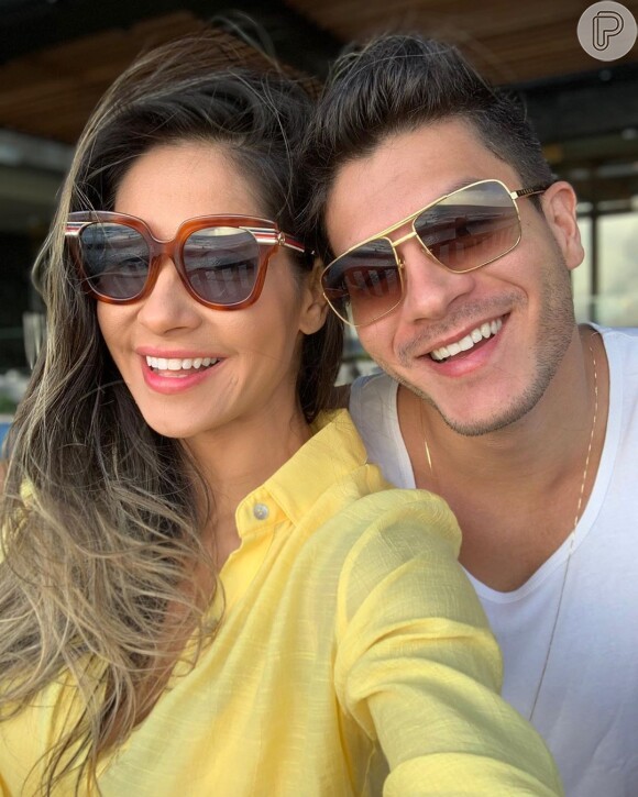 Mayra Cardi e Arthur Aguiar foram flagrados fazendo compras em Campinas, São Paulo, na sexta-feira, 28 de agosto de 2020