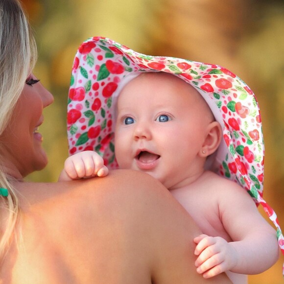 Ana Paula Siebert compartilha clique fofo da filha, Vicky