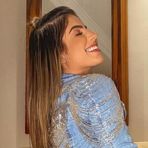 Hariany Almeida teve novo visual aprovado pelos seguidores: 'Linda demais'